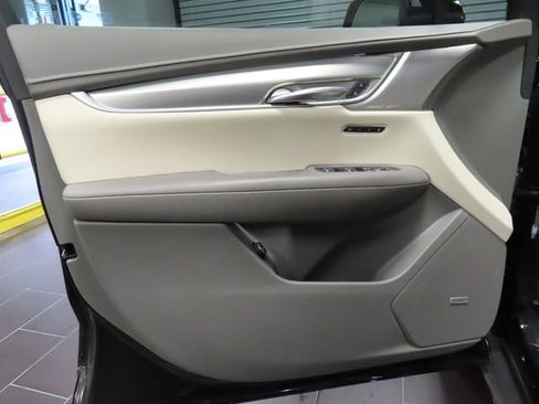 Certified 2023 Cadillac XT5 Premium Luxury image 10