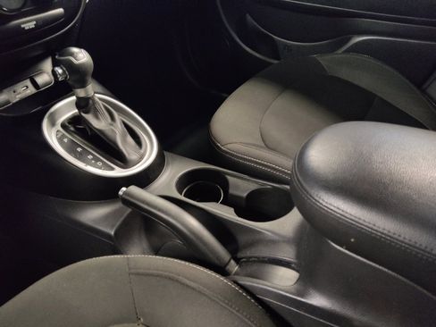 Used 2017 Kia Soul FWD image 26