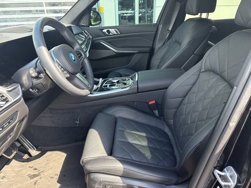Used 2026 BMW X5 xDrive50e w/ M Sport Package AWD/4WD image 9