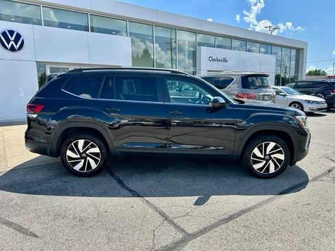 Certified 2025 Volkswagen Atlas SE FWD image 8