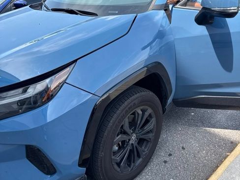 Used 2023 Toyota RAV4 SE AWD/4WD image 1