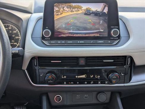 Used 2022 Nissan Rogue SV w/ SV Premium Package image 14