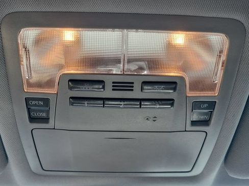 Used 2019 Toyota Highlander XLE AWD/4WD image 26
