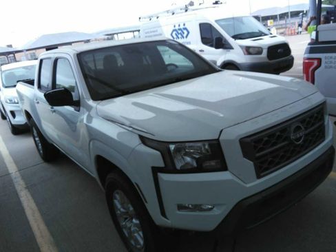Used 2022 Nissan Frontier SV AWD/4WD image 4
