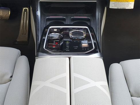 New 2026 BMW 760i xDrive w/ Premium Package image 19