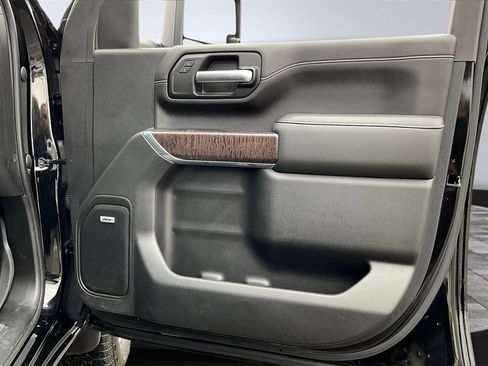 Used 2020 GMC Sierra 2500 Denali w/ Denali Ultimate Package image 25