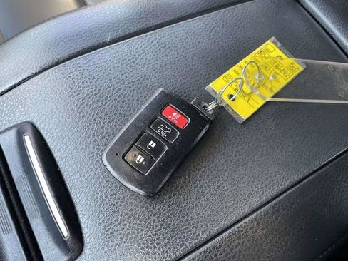 Used 2015 Toyota Highlander XLE image 33