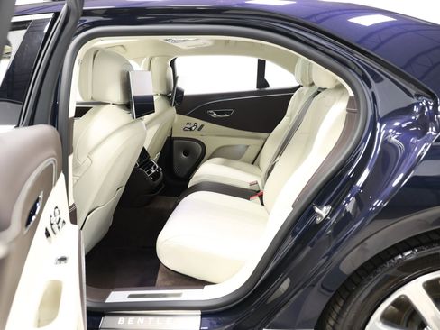 Used 2020 Bentley Flying Spur W12 image 65