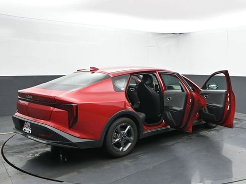 Used 2025 Kia K4 FWD image 36