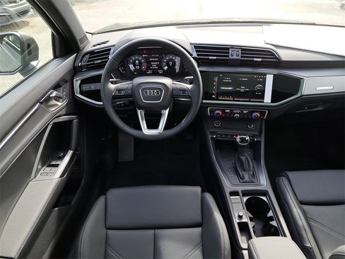 New 2025 Audi Q3 2.0T Premium image 23
