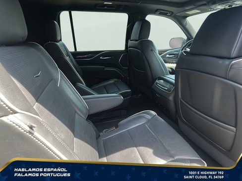 Used 2022 Cadillac Escalade ESV Premium Luxury AWD/4WD image 28