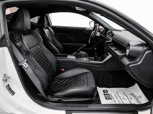 Used 2022 Toyota GR86 Premium w/ ALL Weather Mat Package (TMS) RWD image 38