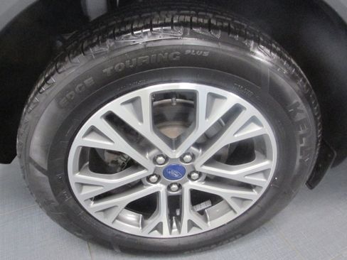 Used 2022 Ford Escape SEL image 16