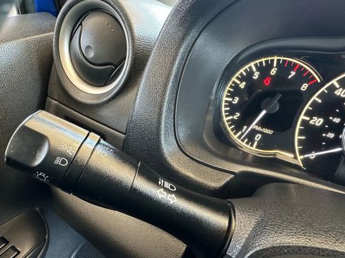 Used 2015 Nissan Versa Note SR image 12