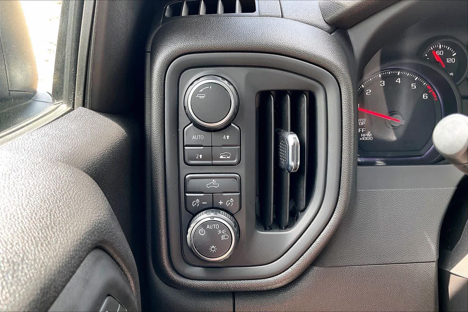 Used 2022 Chevrolet Silverado 1500 Custom AWD/4WD image 32