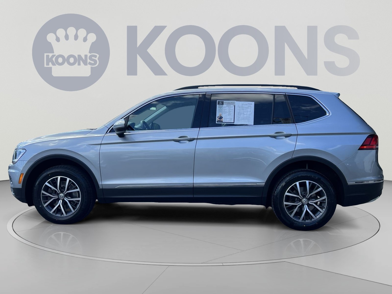 Used 2020 Volkswagen Tiguan SE w/ Panoramic Sunroof Package AWD/4WD image 7