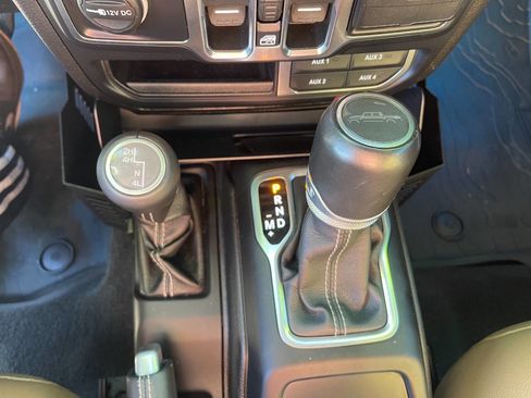 Used 2020 Jeep Gladiator Overland image 23