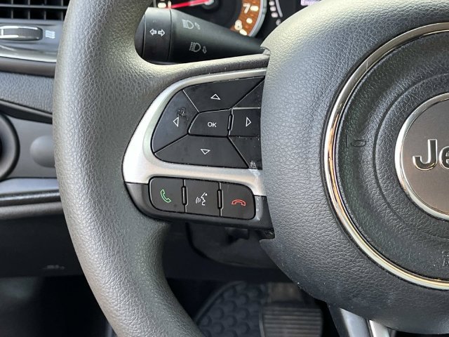Used 2023 Jeep Renegade Latitude AWD/4WD image 27