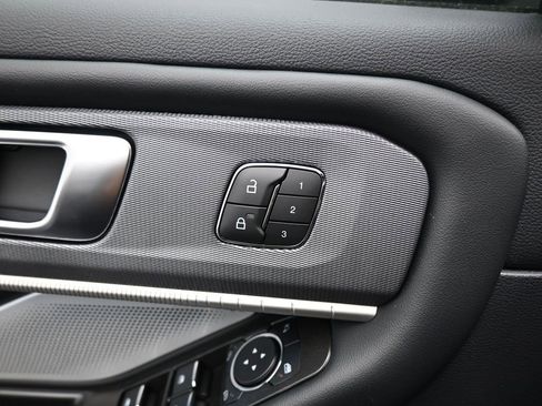 Used 2025 Ford Explorer ST image 12