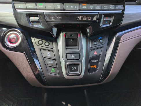 Used 2025 Honda Odyssey Elite image 18