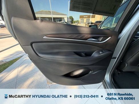 Used 2023 Buick Enclave Avenir w/ Avenir Technology Package AWD/4WD image 25