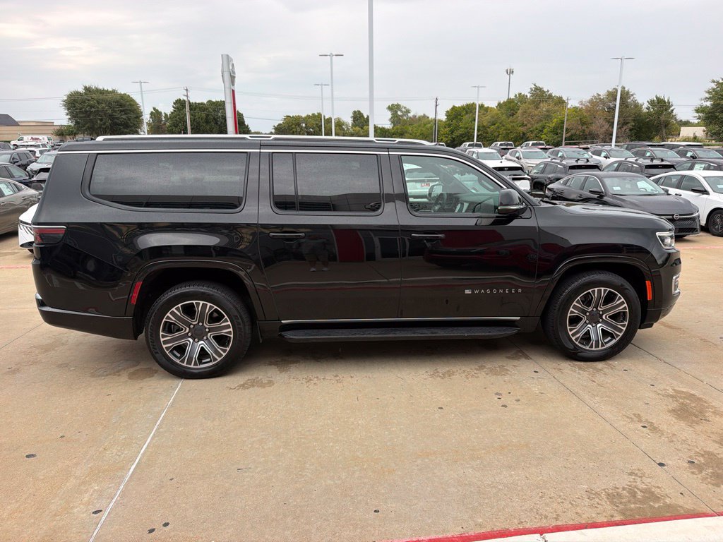 Used 2024 Jeep Wagoneer L Series II w/ Flexible Seating Group AWD/4WD image 6