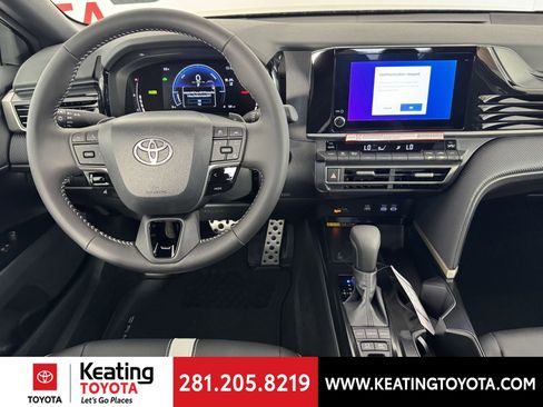 Used 2026 Toyota Camry SE FWD image 8