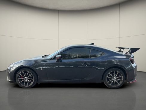 Used 2019 Toyota 86 image 4