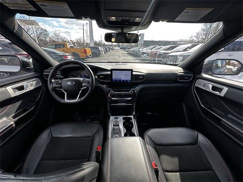 Certified 2023 Ford Explorer ST-Line w/ Class IV Trailer Tow Package image 3