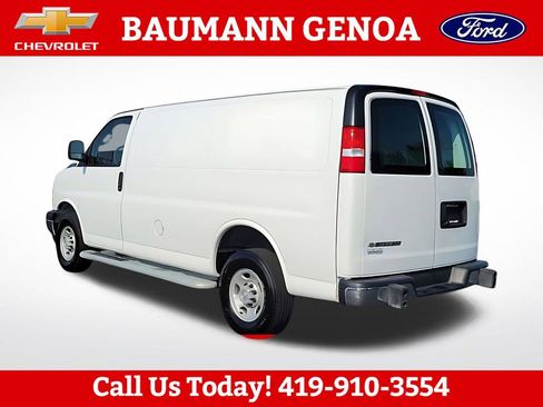Used 2024 Chevrolet Express 2500 w/ Driver Convenience Package RWD image 8