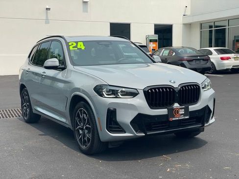 Used 2024 BMW X3 xDrive30i w/ Premium Package AWD/4WD image 3