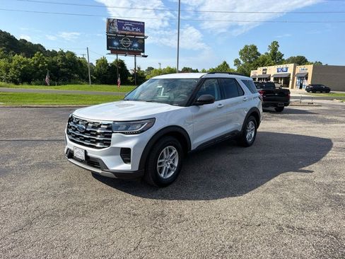 New 2026 Ford Explorer Active RWD image 7