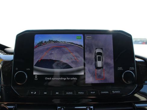 Used 2025 Nissan Pathfinder SL image 52