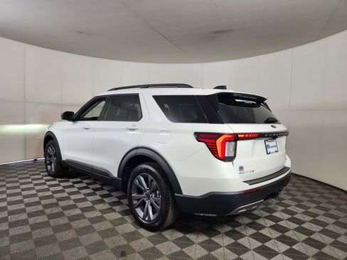 New 2026 Ford Explorer Active w/ Active Comfort Package image 5