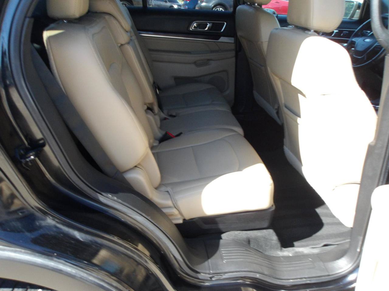 Used 2016 Ford Explorer Limited w/ Equipment Group 301A FWD image 8