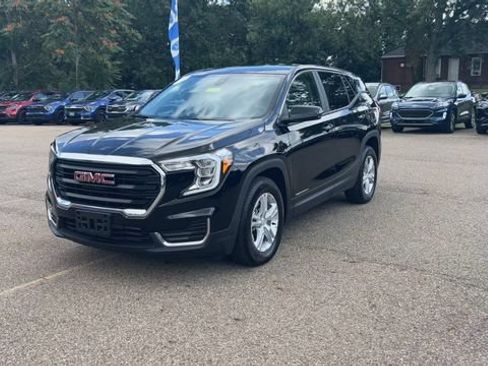 Used 2024 GMC Terrain SLE w/ Fleet Convenience Package FWD image 4