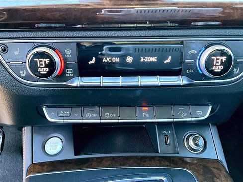 Used 2020 Audi Q5 Premium Plus image 34