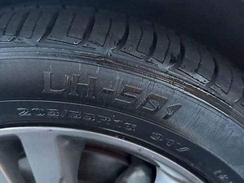 Used 2017 Hyundai Elantra SE image 28