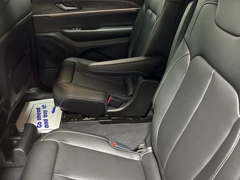 New 2025 Jeep Grand Cherokee L Limited w/ Trailer Tow Package image 20