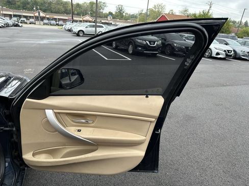 Used 2015 BMW 320i xDrive Sedan image 16