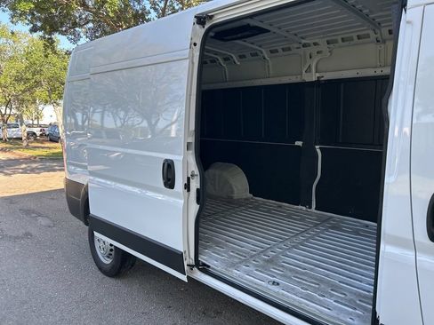 Used 2025 RAM ProMaster 2500 w/ Convenience Group FWD image 27