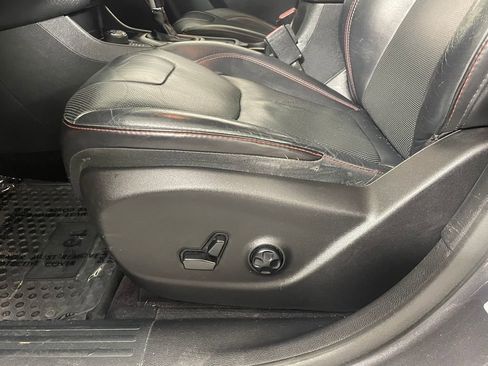 Used 2016 Jeep Cherokee Trailhawk w/ Comfort/Convenience Group image 27