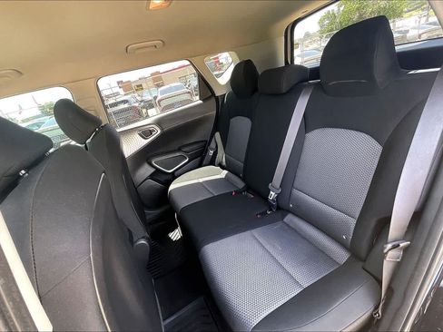Used 2022 Kia Soul LX w/ Technology Package FWD image 27