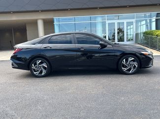 Used 2024 Hyundai Elantra SEL w/ Convenience Package FWD video 2