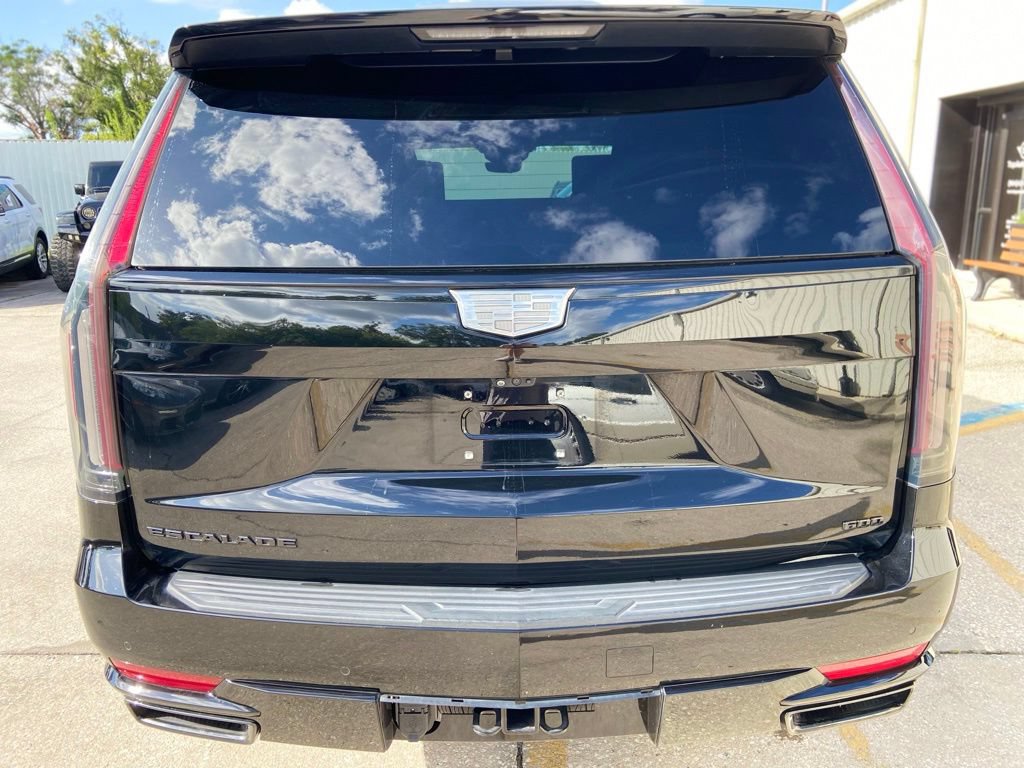 Used 2023 Cadillac Escalade Sport Platinum w/ LPO, ONYX Package AWD/4WD image 4