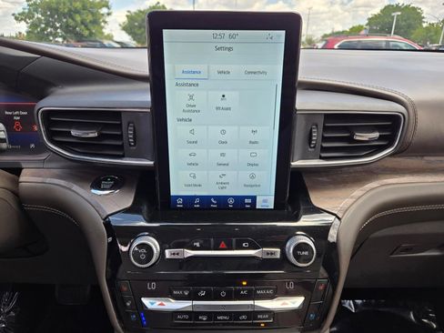Used 2021 Ford Explorer Platinum w/ Equipment Group 601A AWD/4WD image 13