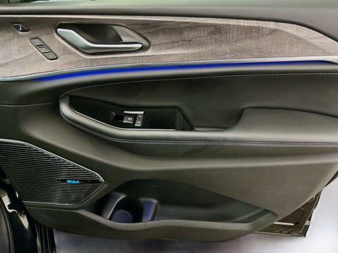 Used 2023 Jeep Grand Cherokee Overland w/ Luxury Tech Group IV image 34