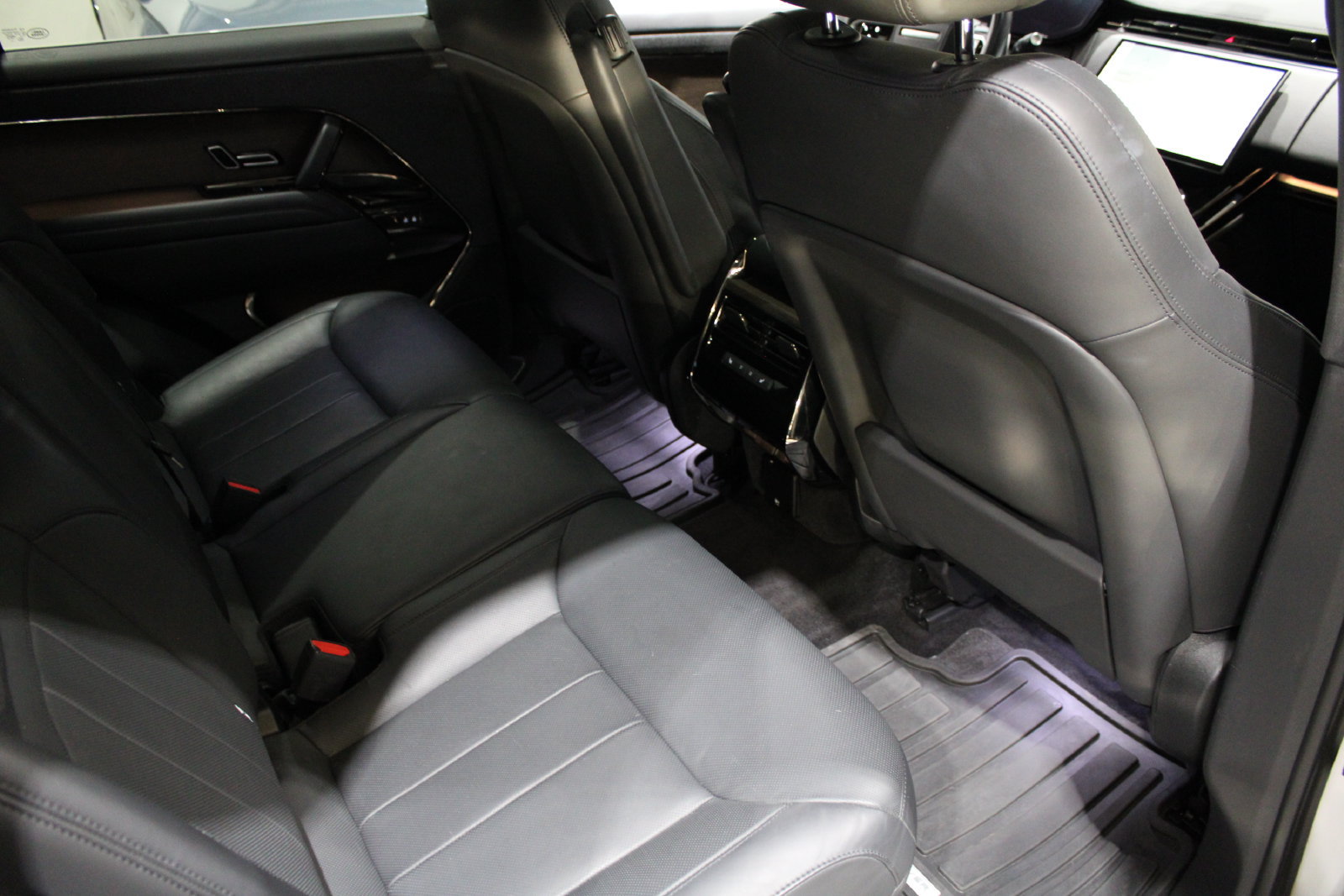 Used 2023 Land Rover Range Rover Sport SE AWD/4WD image 20