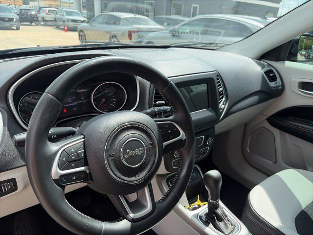 Used 2019 Jeep Compass Latitude FWD image 7