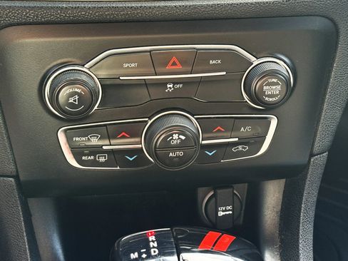Used 2015 Dodge Charger SXT RWD image 23